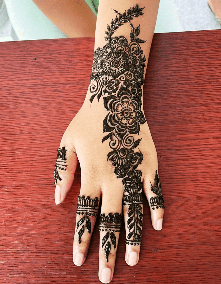 Stunning Gulmarg Henna Design