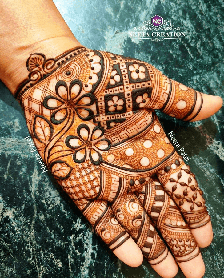 Wonderful Gulmarg Mehndi Design