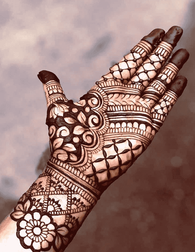 Good Looking Gurgaon Henna Design