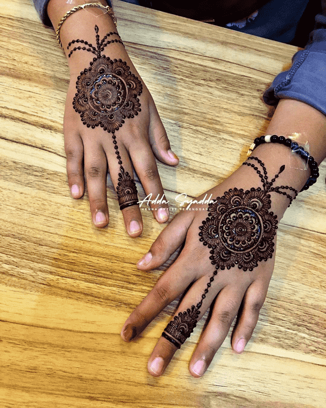 Lovely Gurgaon Mehndi Design