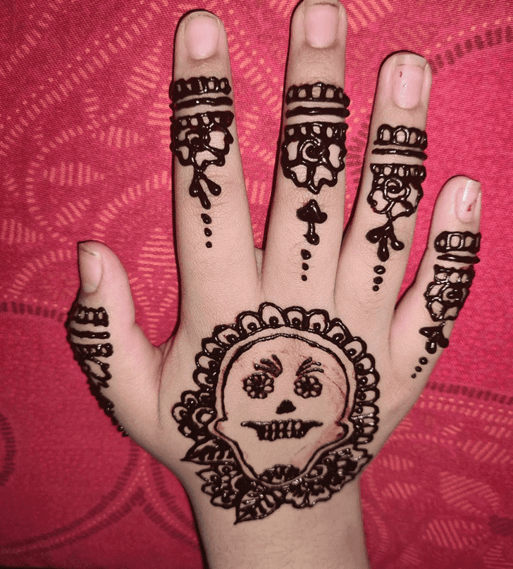 Wonderful Halloween Henna Design