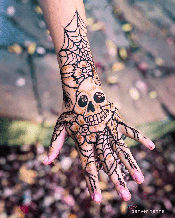 Mesmeric Halloween Henna Design