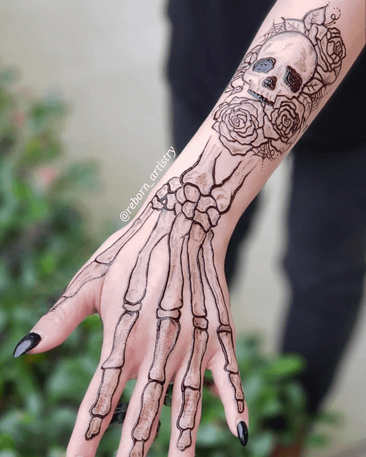 Shapely Halloween Henna Design