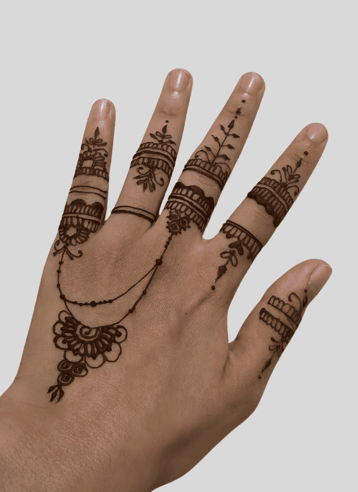 Beauteous Hand Finger Mehndi Design