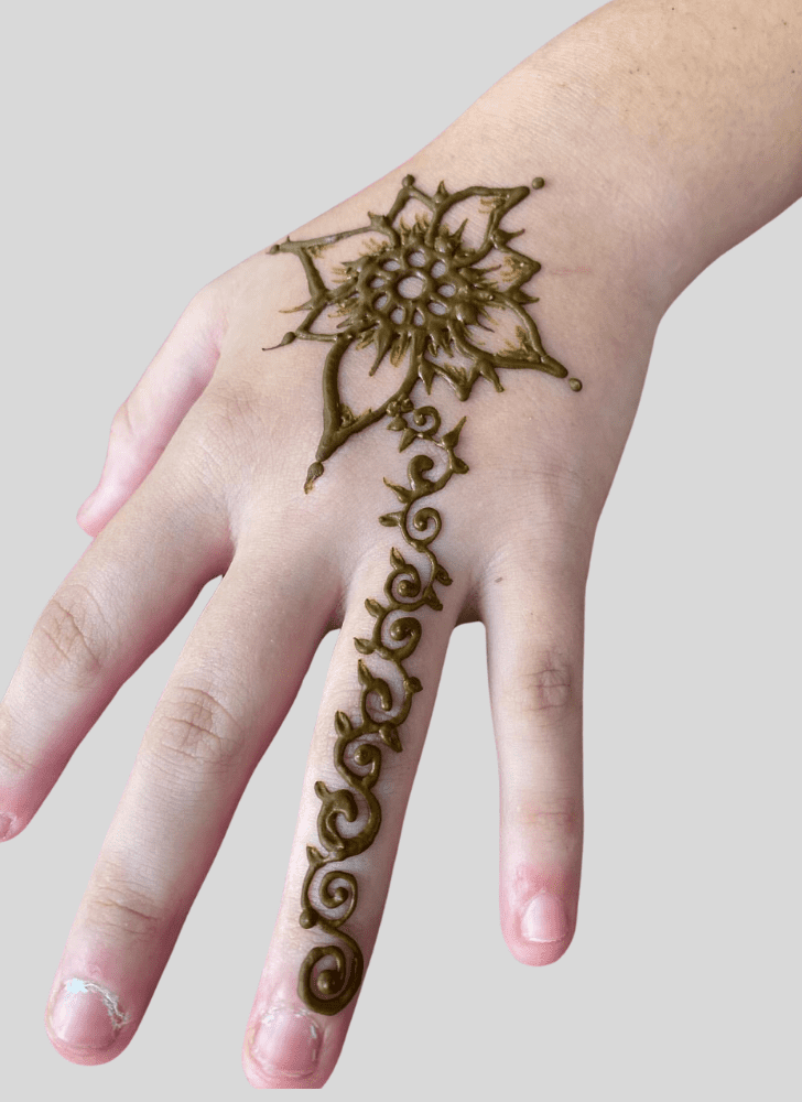 Delicate Hand Finger Mehndi Design