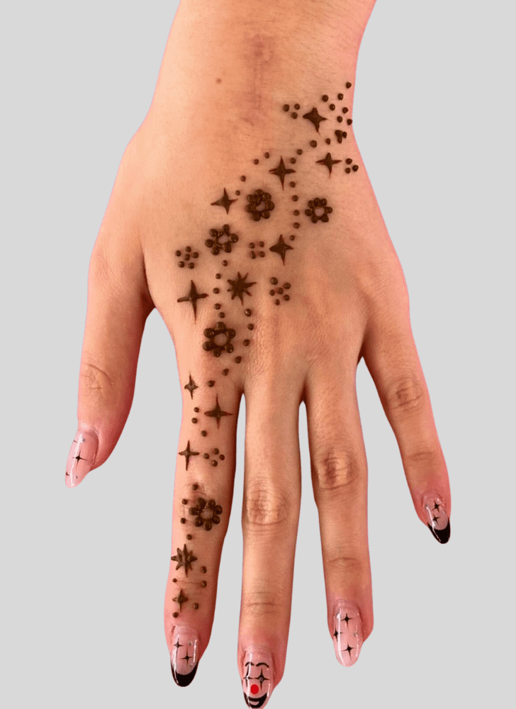 Fetching Hand Finger Mehndi Design