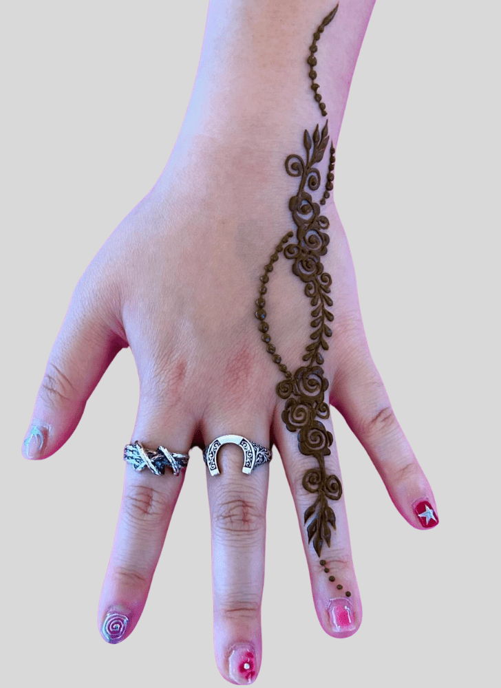 Fine Hand Finger Mehndi Design