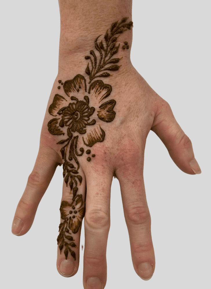 Graceful Hand Finger Mehndi Design