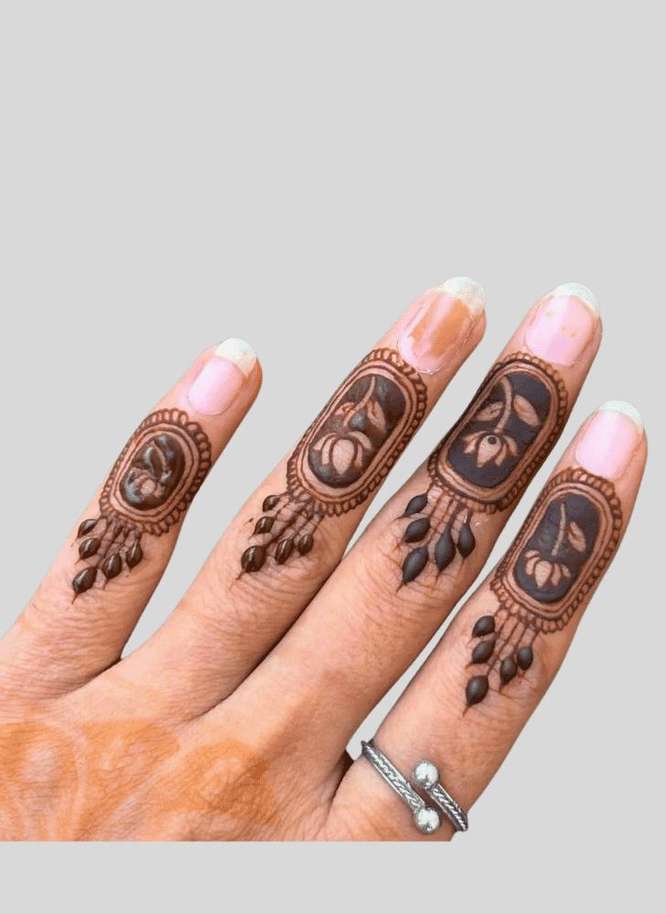 Marvelous Hand Finger Mehndi Design