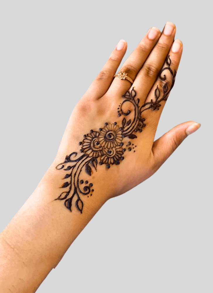 Charming Hard Henna Design