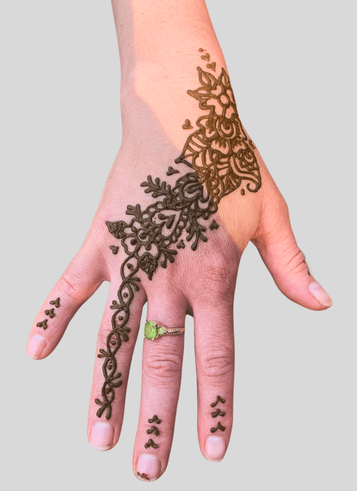 Enticing Hard Henna Design