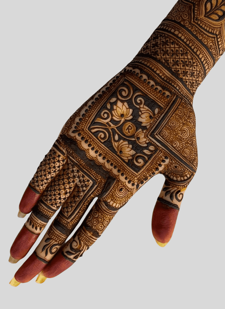 Fascinating Hard Henna Design