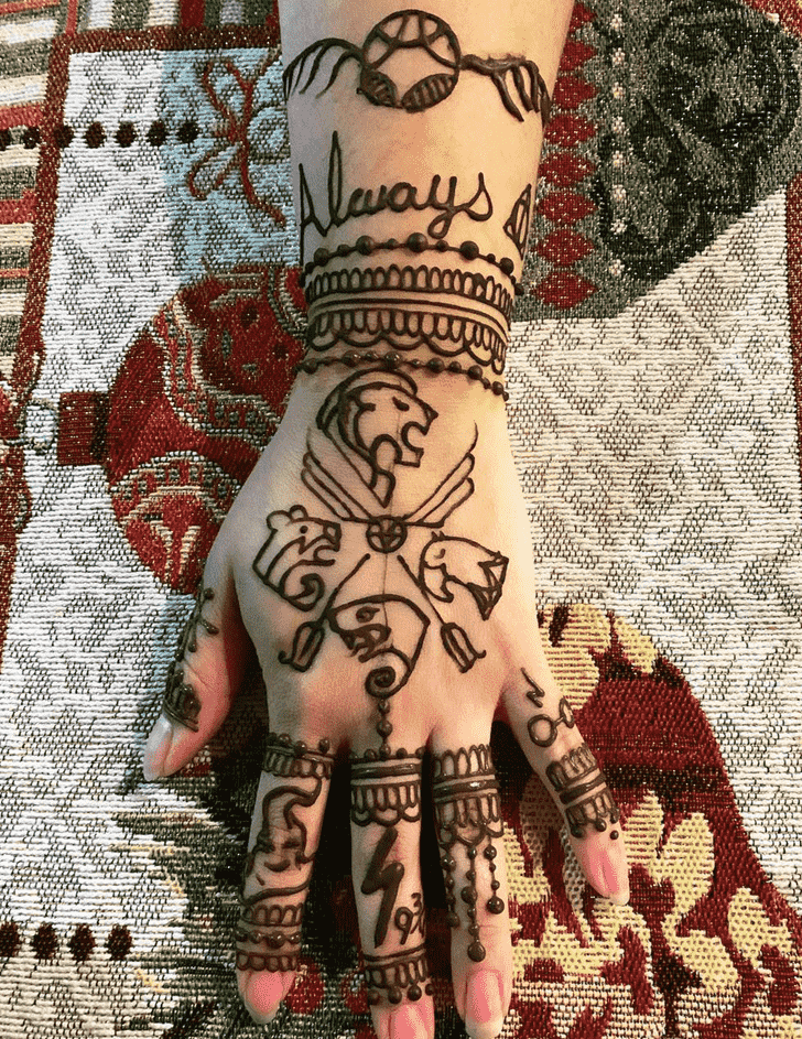 Adorable Harry Potter Henna Design