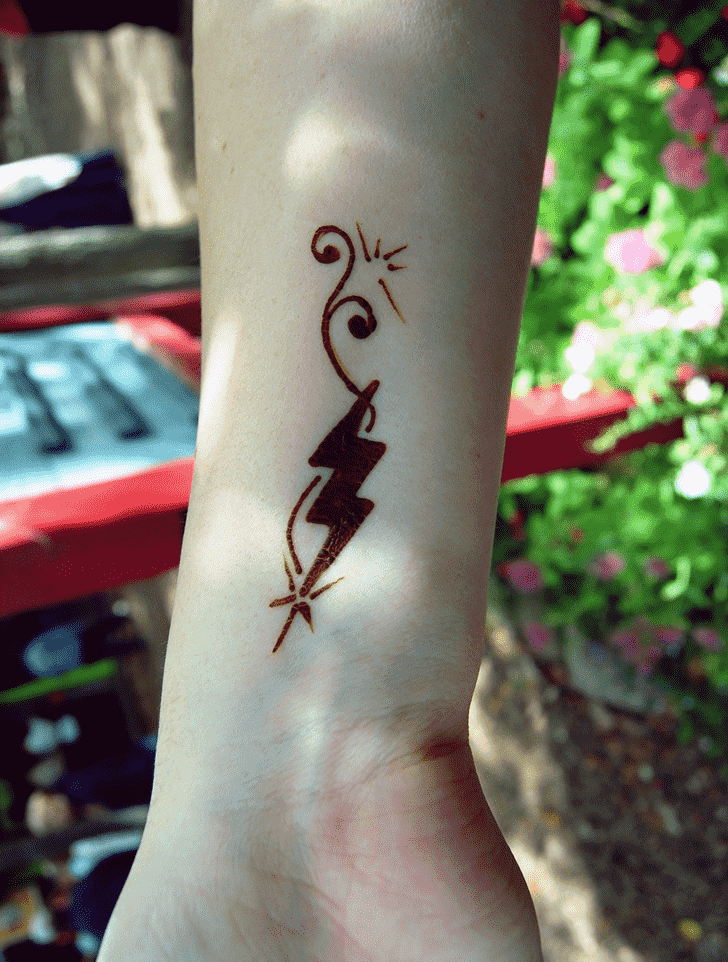 Slightly Harry Potter Henna Design