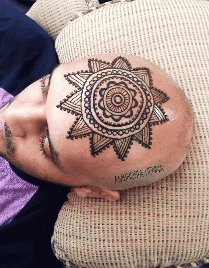 Admirable Head Mehndi design