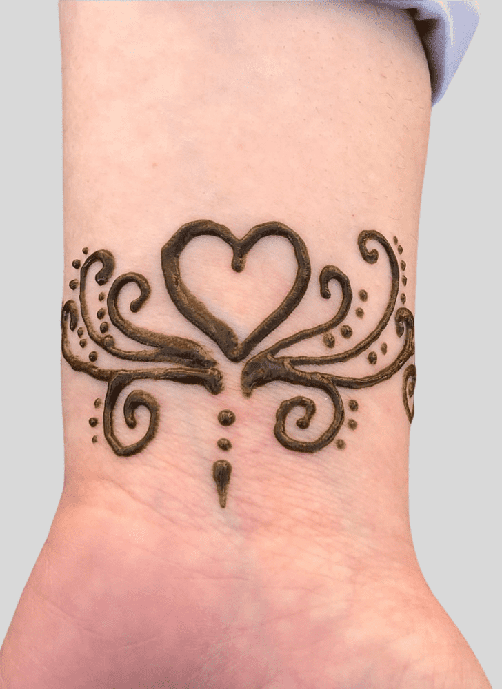 Admirable Heart Mehndi Design