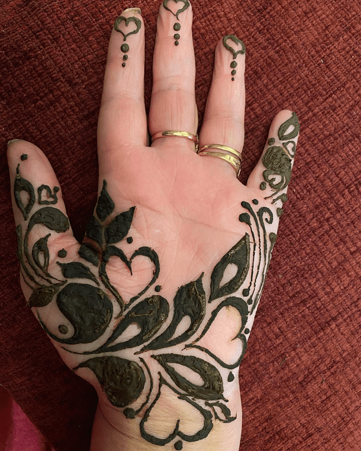 Cute Heart Henna on Back hand