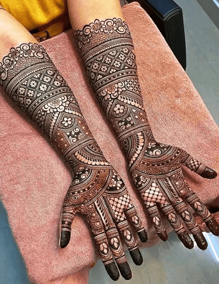 Dazzling Heavy Henna Design