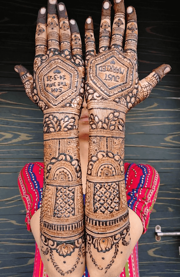 Mesmeric Heavy Henna Design