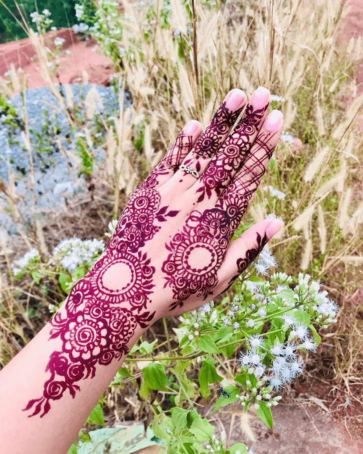 Splendid Henna Design