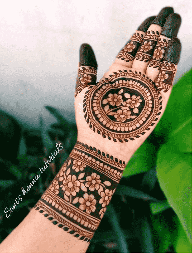 Refined Helsinki Henna Design