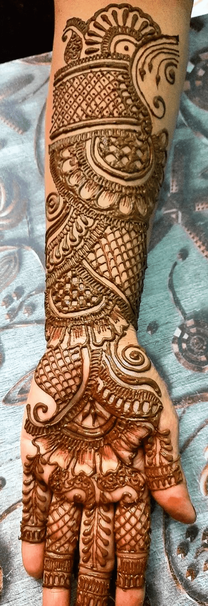 Comely Henna Modern Bride Henna Design