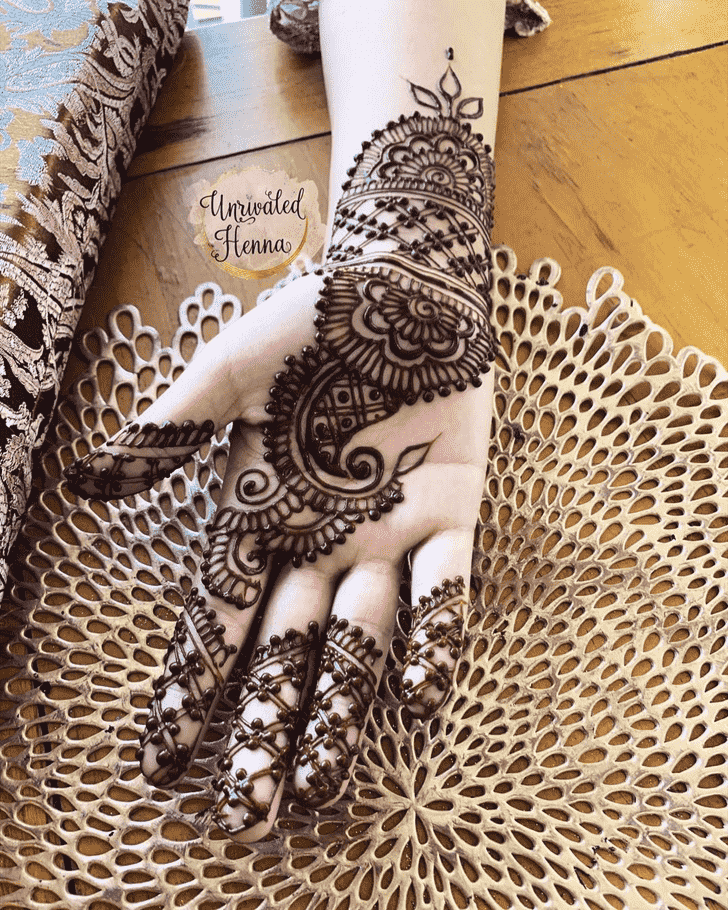 Grand Hollywood Henna Design