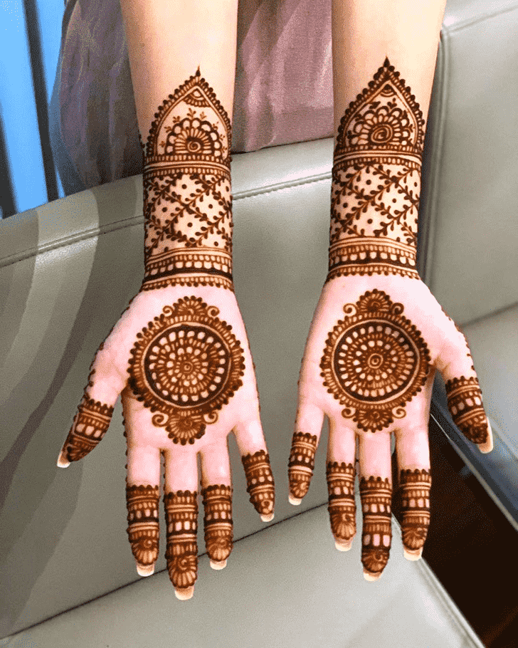 Marvelous Hollywood Henna Design