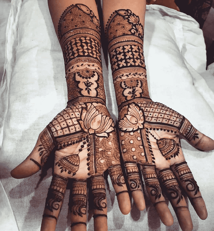 Ravishing Hollywood Henna Design