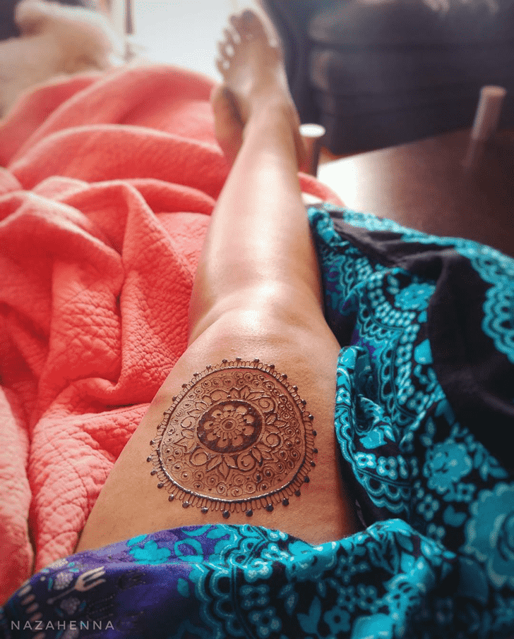 Charming Hot Henna Design