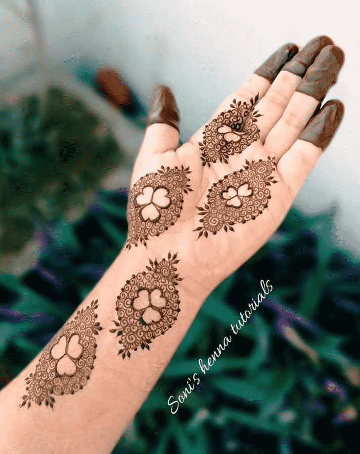 Radiant Illinois Henna Design