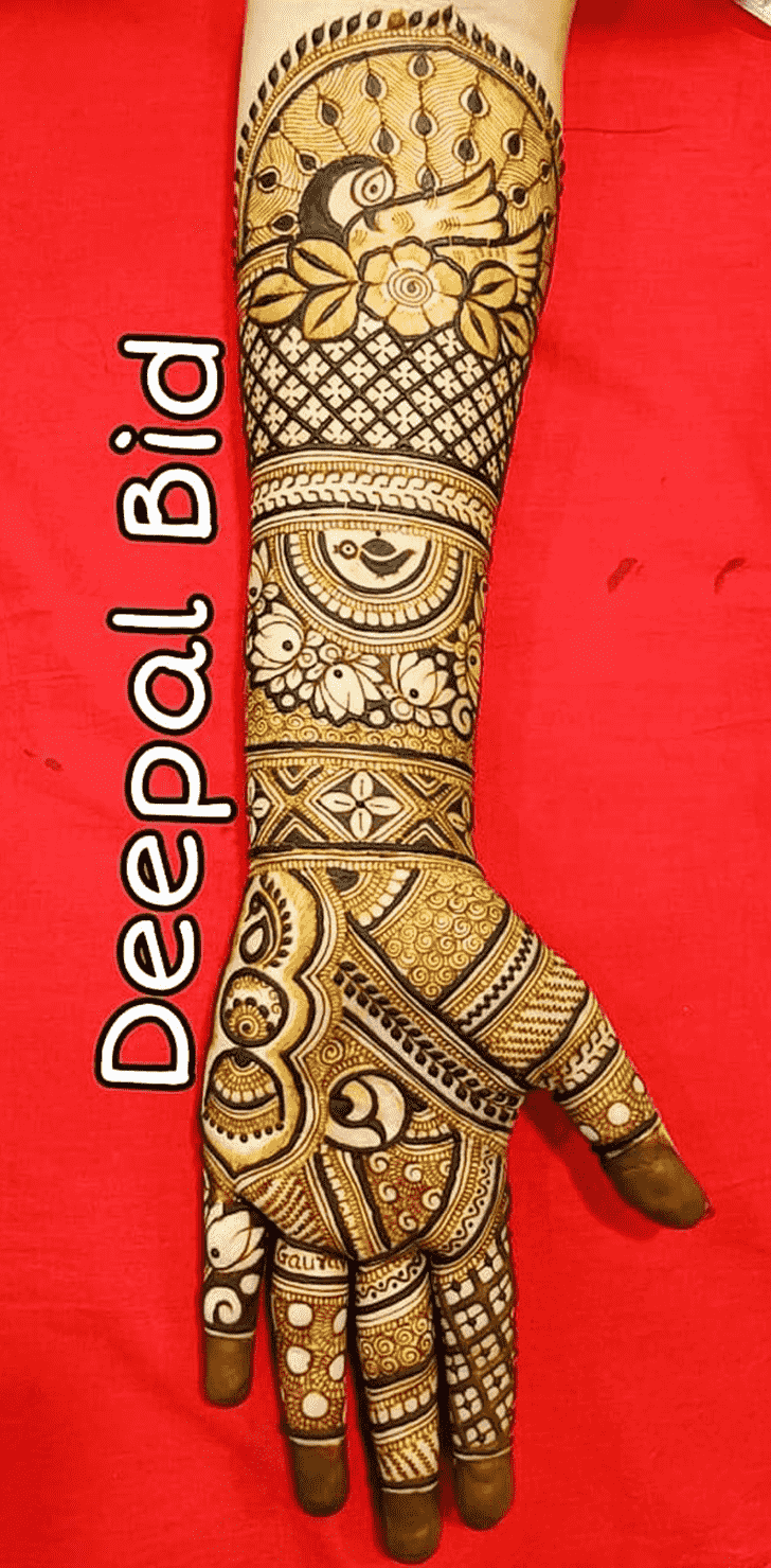 Graceful Indo Western Henna Design