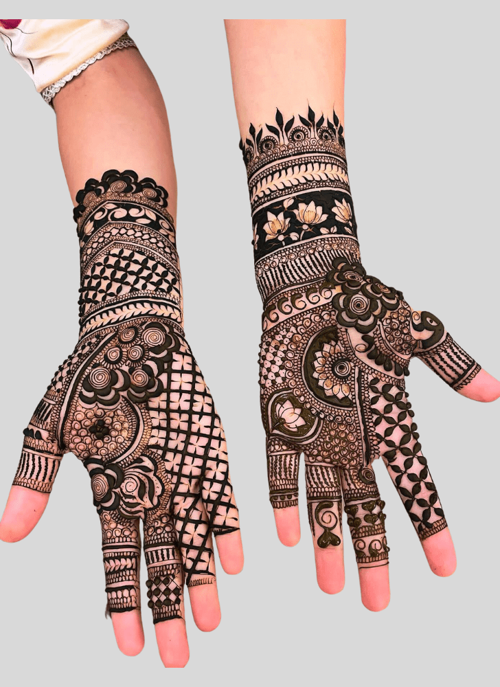 Refined Interesting Henna Design