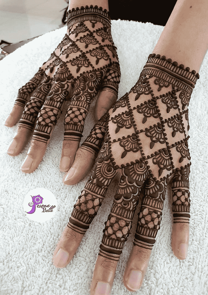 Shapely Jaipur Henna Design