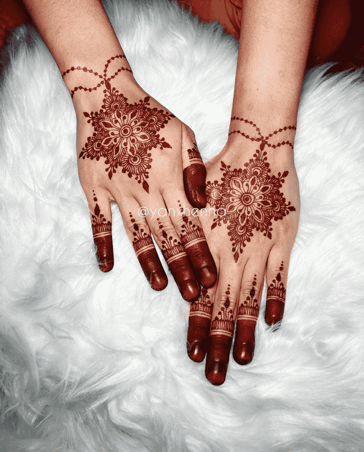 Refined Jamshedpur Henna Design