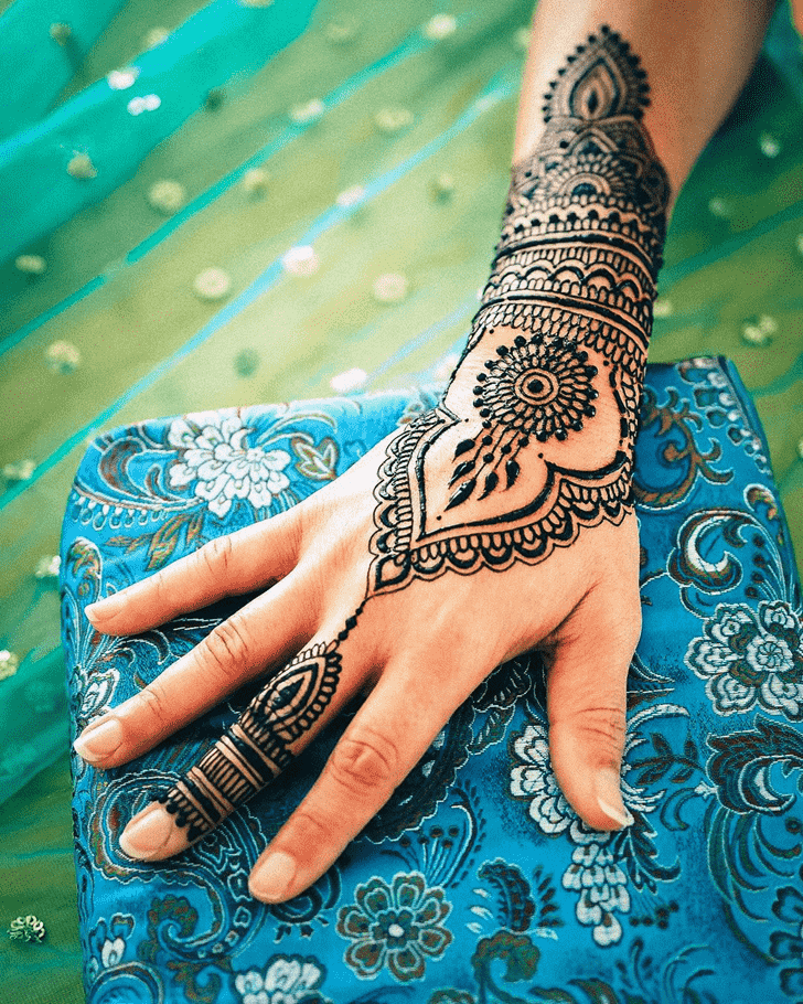 Fair Jewelry Henna Design