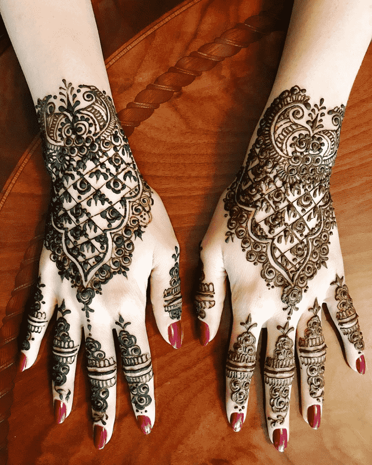 Mesmeric Jewelry Henna Design