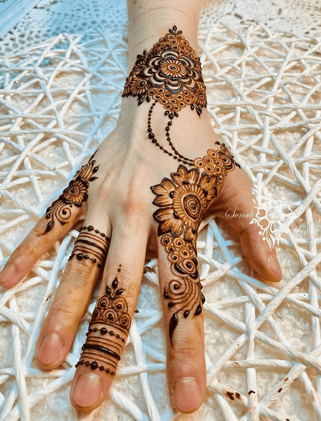 Fascinating Kabul Henna Design