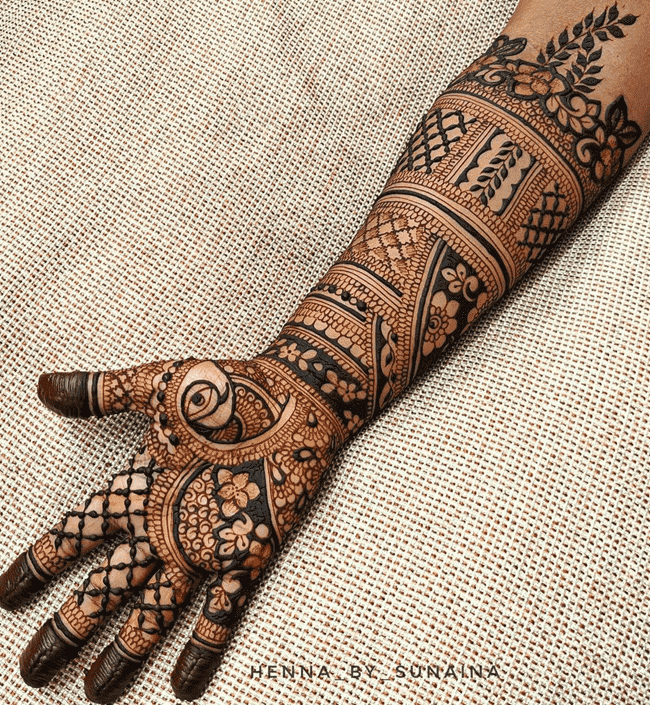 Pretty Kabul Henna Design