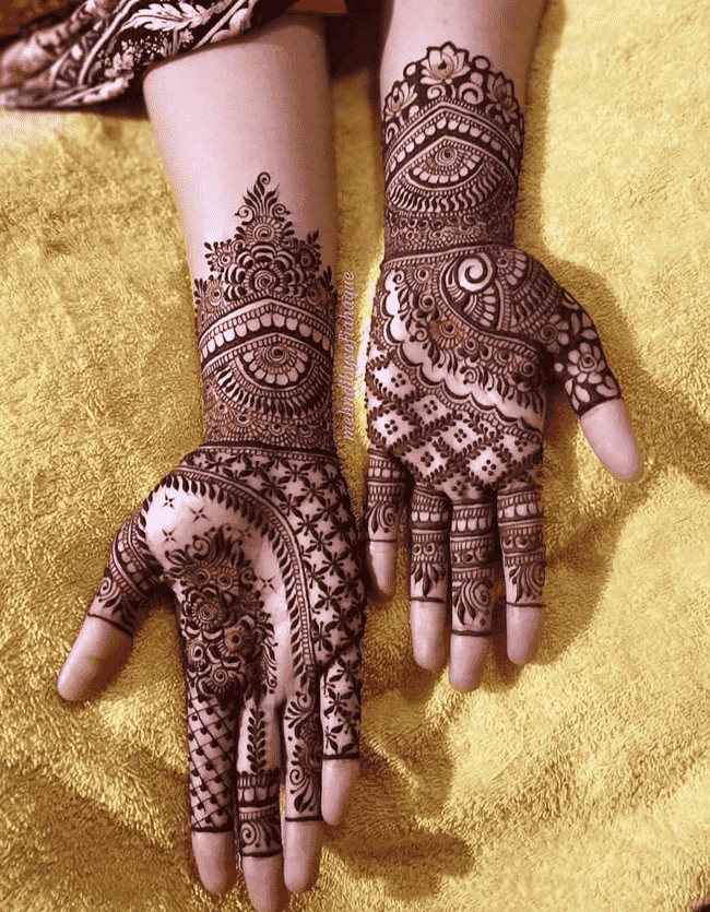 Bewitching Kandahar Henna Design