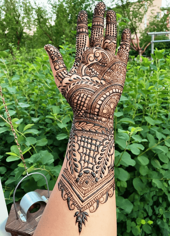 Enthralling Kandahar Henna Design