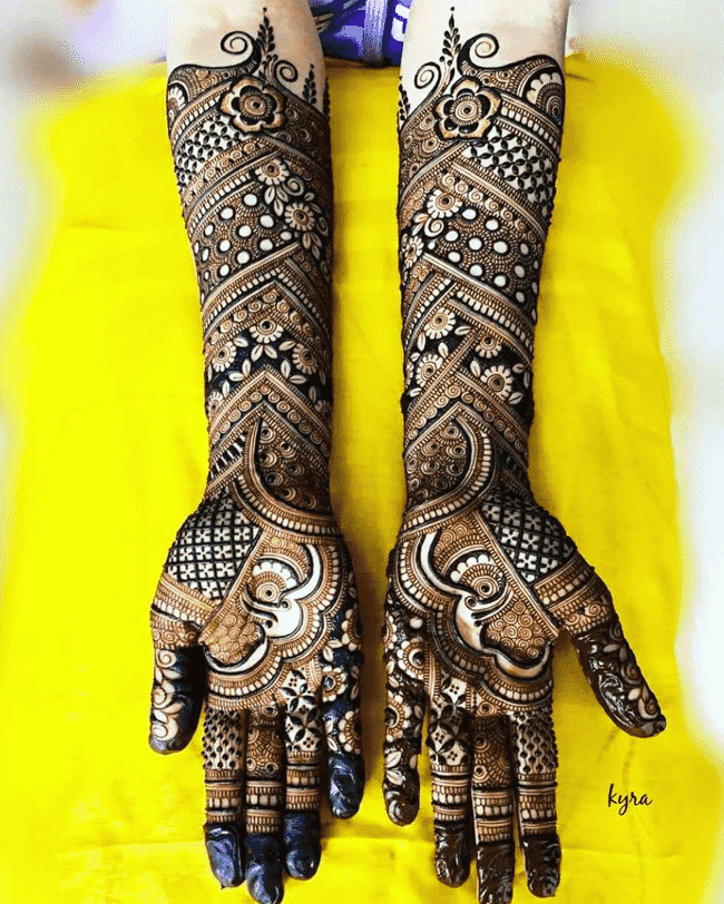 Inviting Kandahar Henna Design