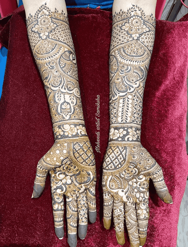 Mesmeric Kandahar Henna Design