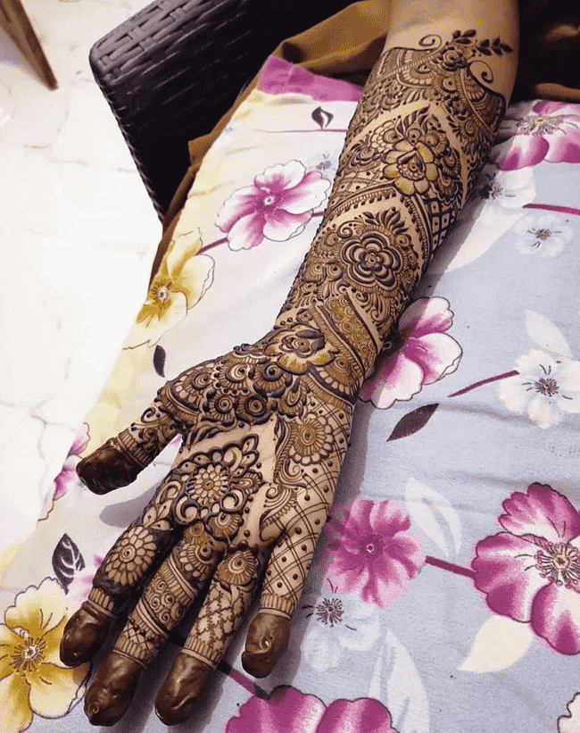 Radiant Kandahar Henna Design