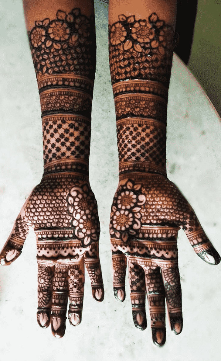 Comely Kanpur Henna Design