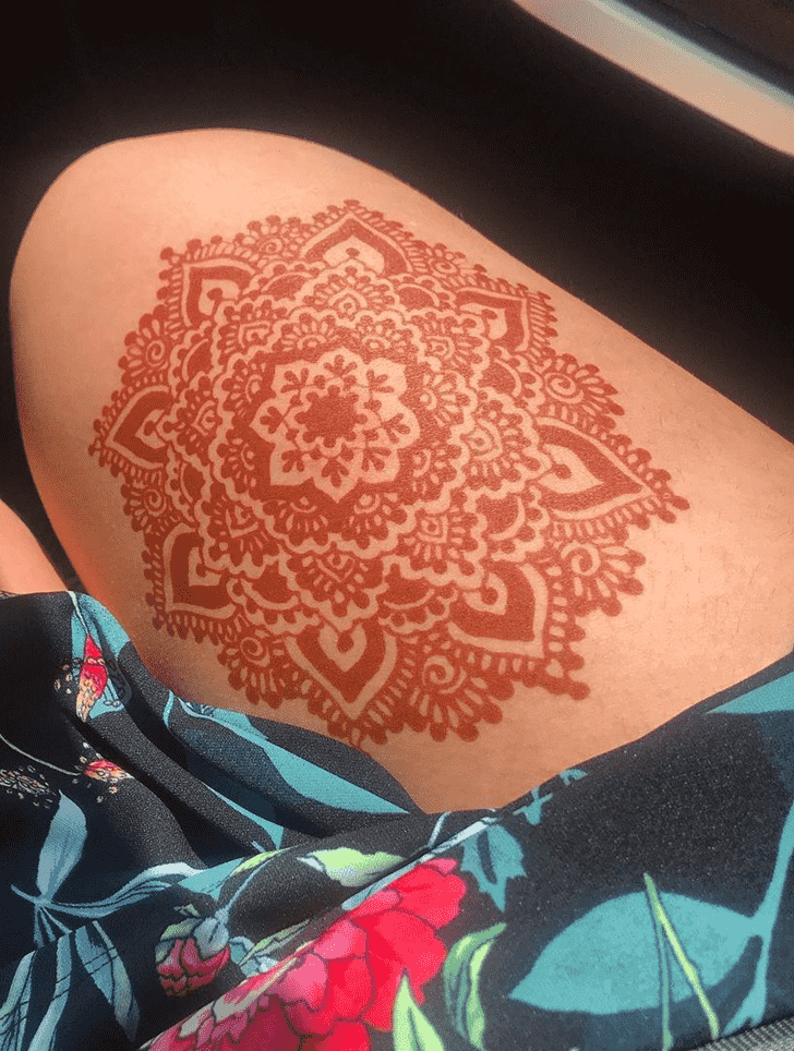 Graceful Karachi Henna Design