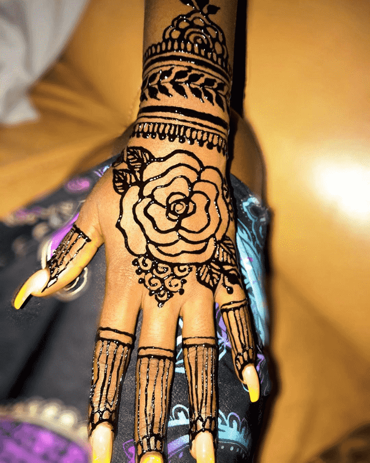 Lovely Karnataka Mehndi Design