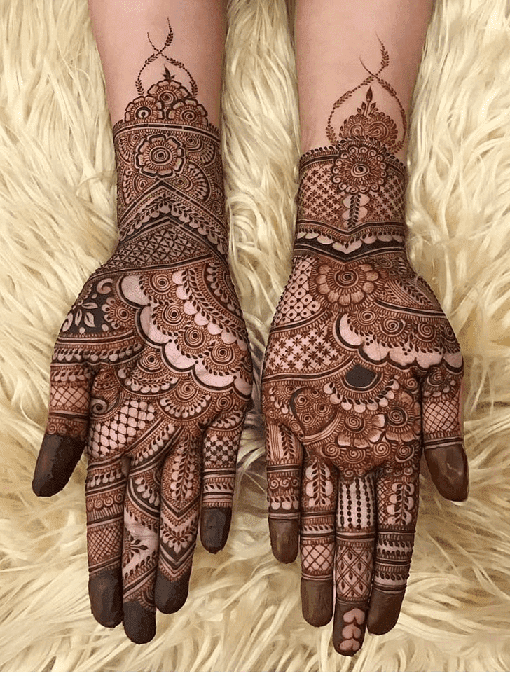 Delicate Karva Chauth Henna Design