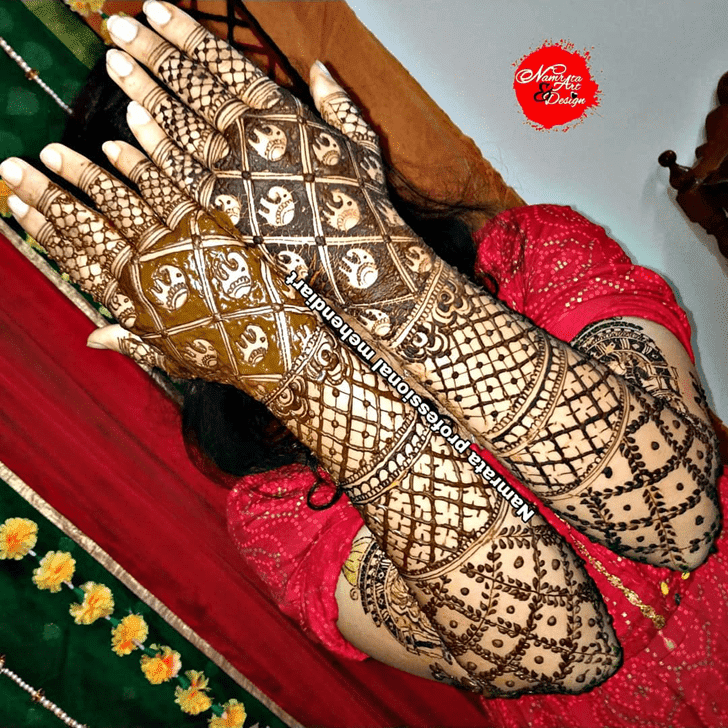 Foxy Karva Chauth Henna Design