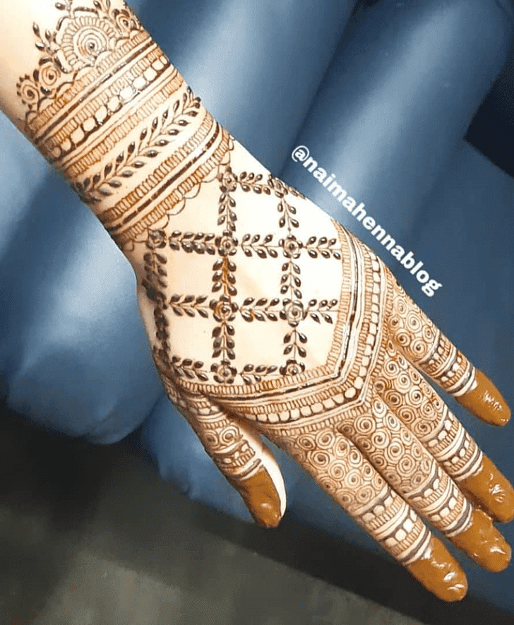 Nice Karva Chauth Henna Design